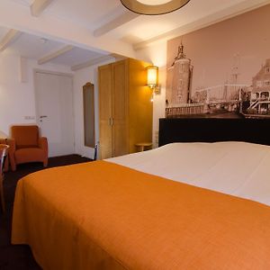 Comfort Zimmer mit Kingsize-Bett